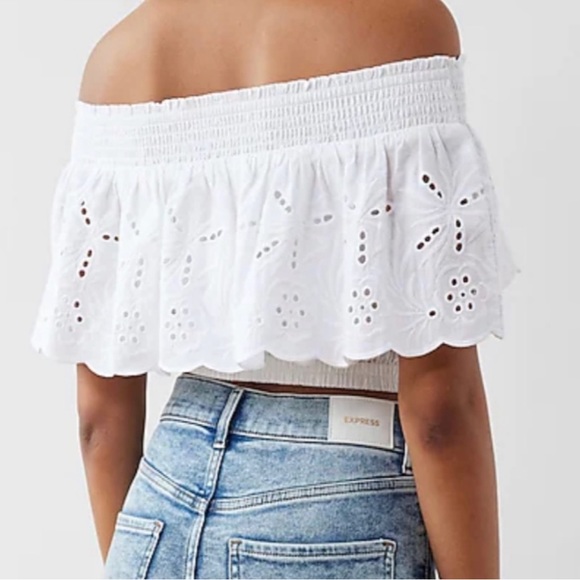 Express 💙 Eyelet Overlay Off The Shoulder Top - Picture 5 of 8